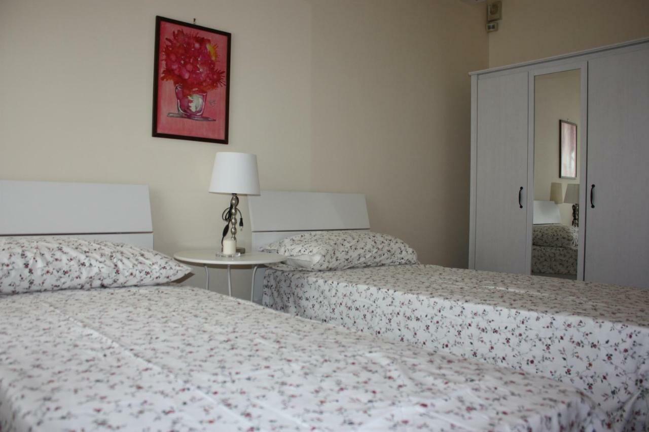 B&B La Marchesa Sant' Anastasia ภายนอก รูปภาพ